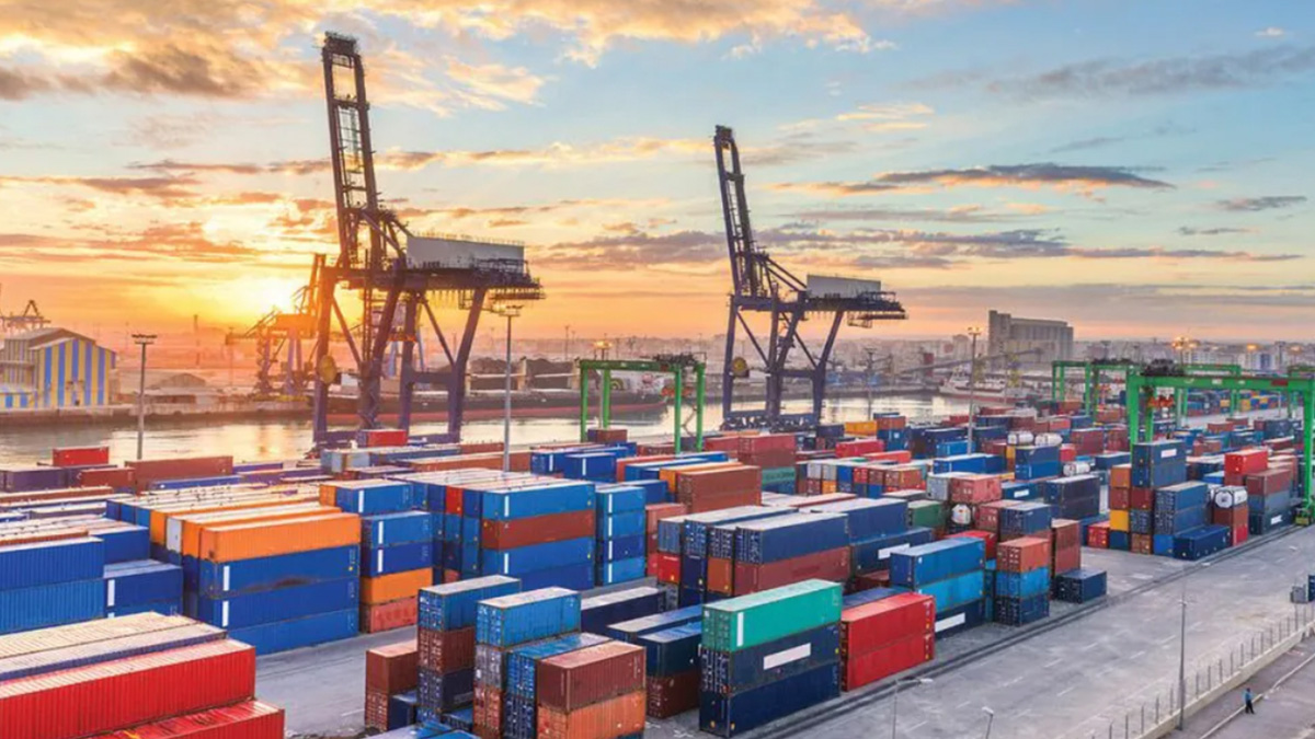 Removing national and international bottlenecks: macroeconomic strategies for developing countries